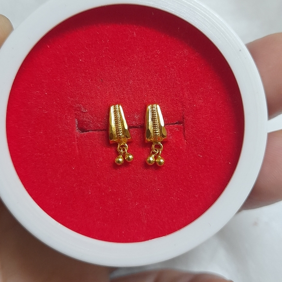 100% Pure Jewelry - Beautiful new small earrings